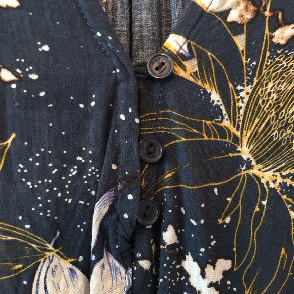 JAASE Floral Print Bell Sleeve Blouse - Picture 3 of 11